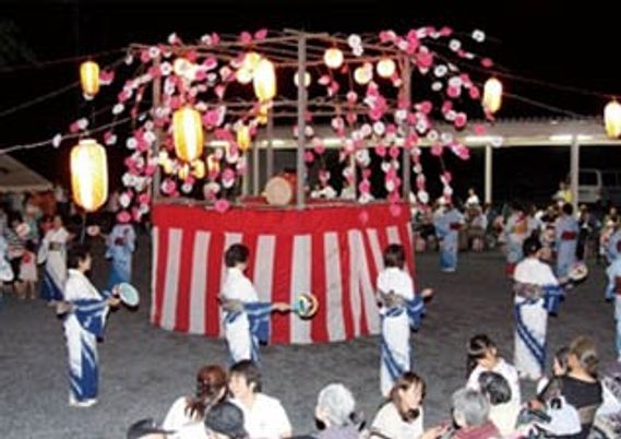 お祭りの様子