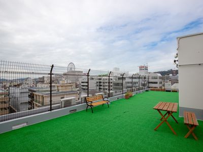都市景観を望むテラス
