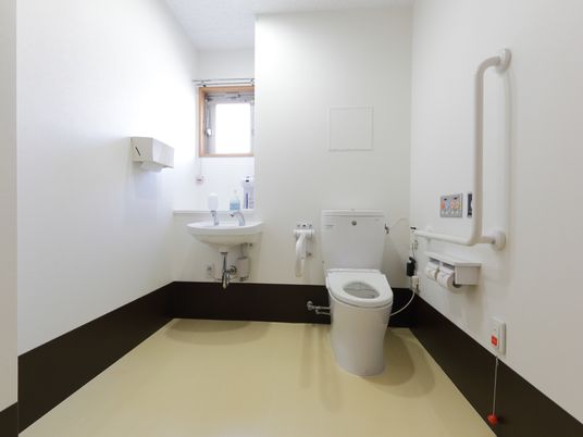 バリアフリーのトイレ設備