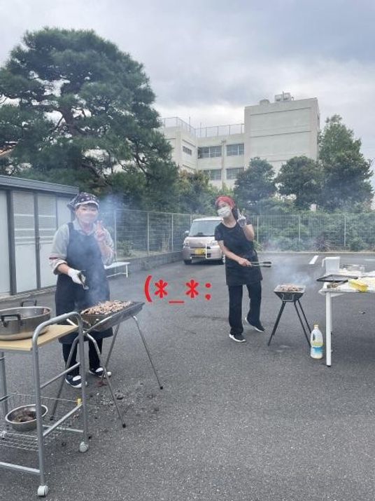 庭でのバーベキューイベント