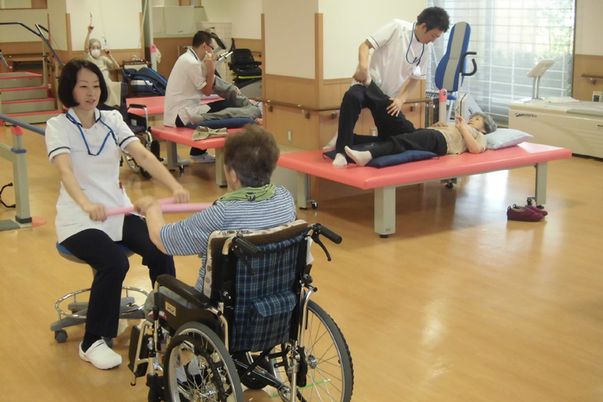 元気な運動風景の機能訓練室