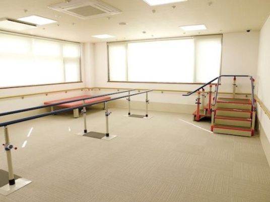 機能訓練用具のある室内