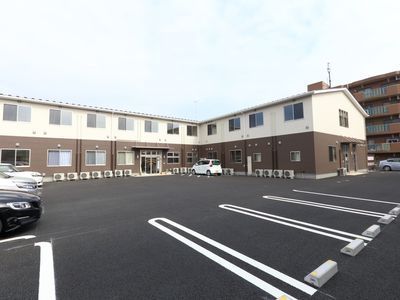 広々とした明るい外観