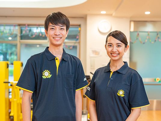 スタッフの明るい表情