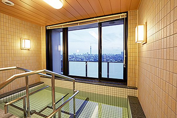 夜景が見える浴室