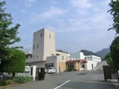 遠景の建物外観
