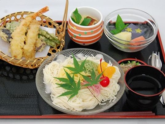 和風の食事セットアップ