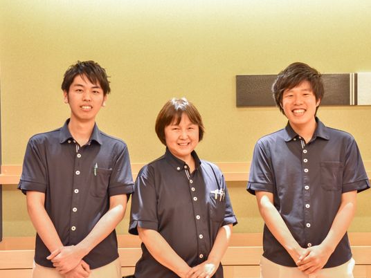 スタッフの笑顔と和気あいあい