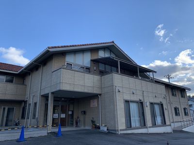 広々とした外観