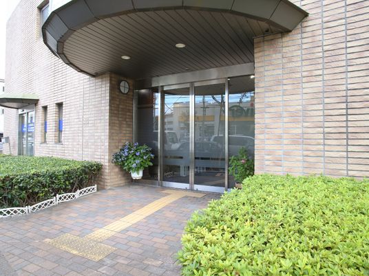清潔感のあるエントランス