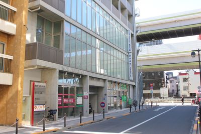 高層ビルの外観