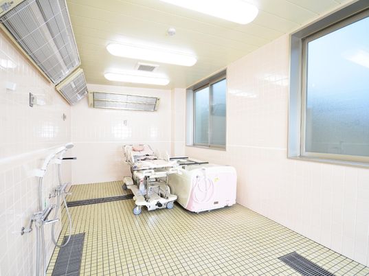 清潔な浴室設備