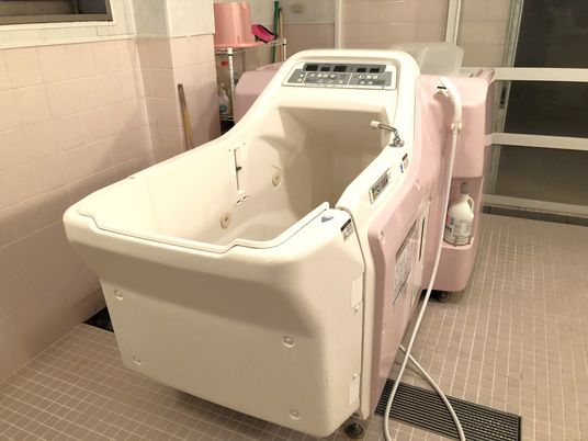 機械式浴槽の浴室  