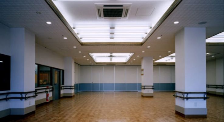 広々とした部屋の中