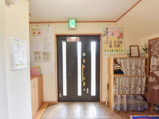 エレベーター付近の廊下