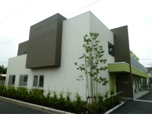 モダンな建物の外観