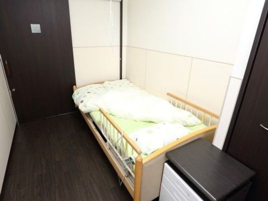 シンプルな居室の一角