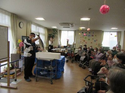 イベント準備中のスタッフ
