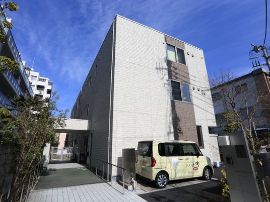都市型建物の外観