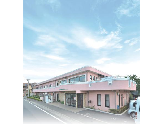 曲線が特徴の建物外観