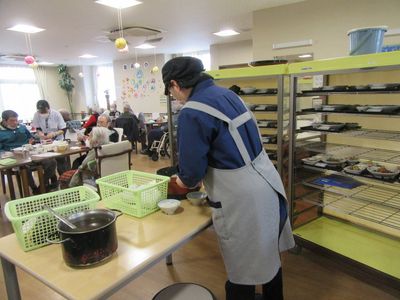 スタッフが作業する様子