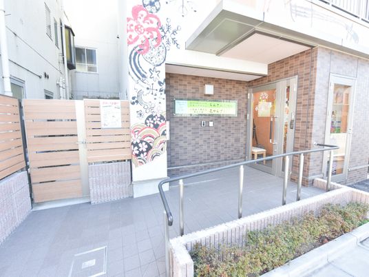 清潔感のあるエントランス