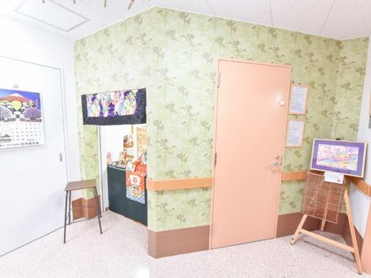 彩り豊かな通路の一角