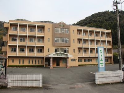 多階層の建物正面