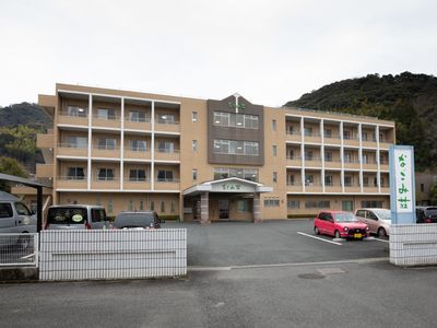 多階層の広々とした外観