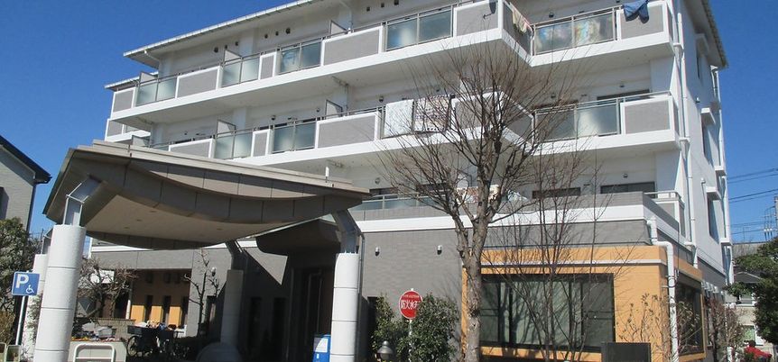 3階建ての建物外観