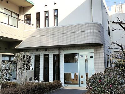 明るく開放的なエントランス