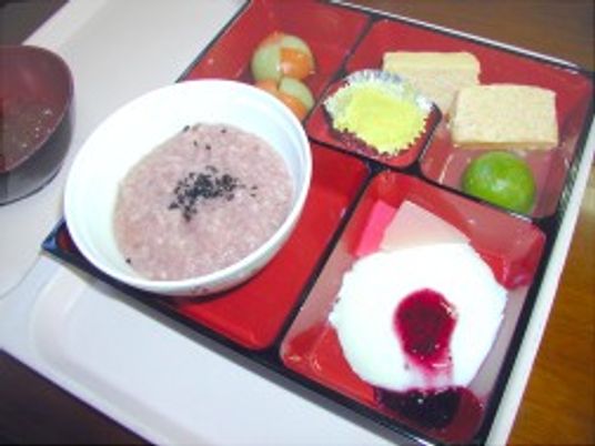 和風の食事トレイ