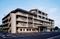 広々とした建物外観