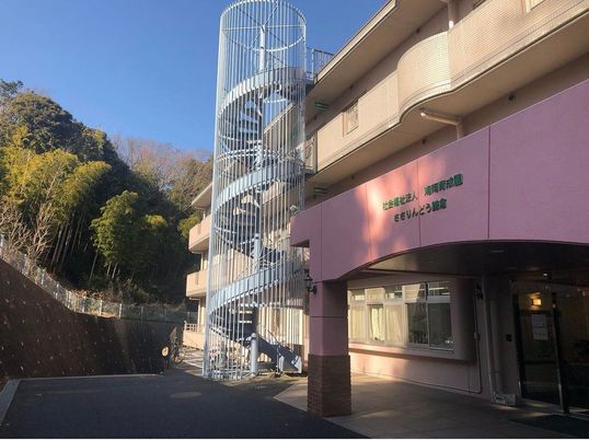 エントランスの外観