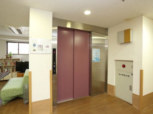 エレベーター周辺の風景