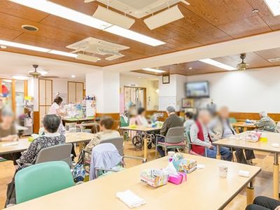 広々としたダイニングルーム