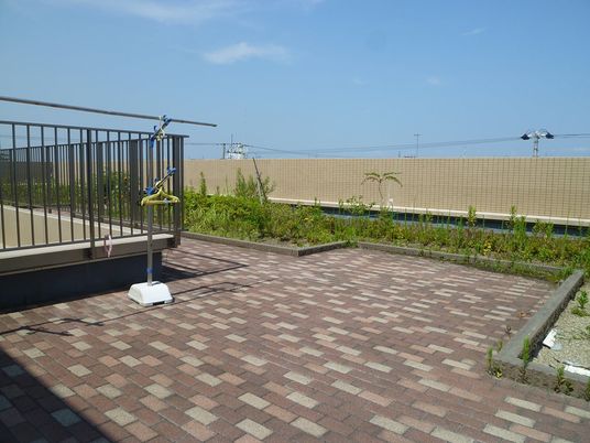 開放的な屋上庭園