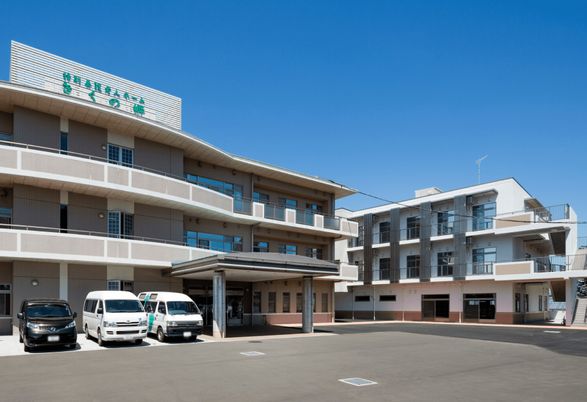 広々とした駐車場