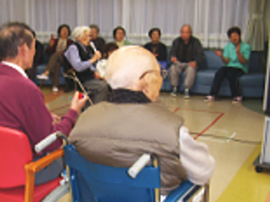 談笑する人々が集う場所