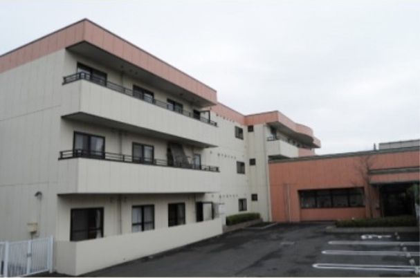 スタッフ募集中の施設外観