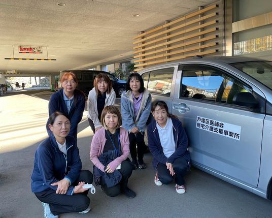 スタッフの様子玄関前