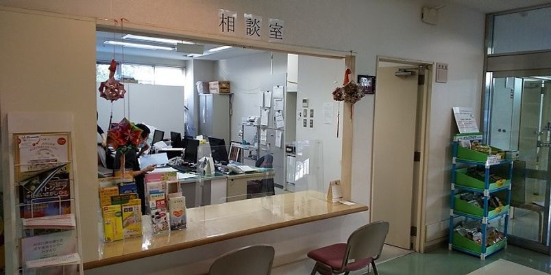 相談対応が行われる室内