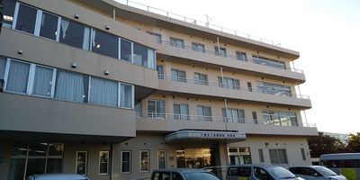 広い建物の外観