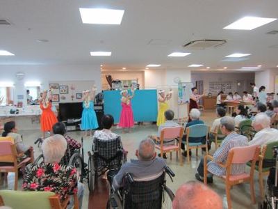 演奏を見る居室