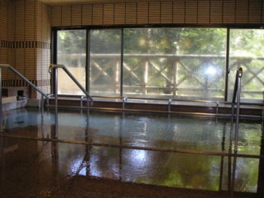 広々とした浴室