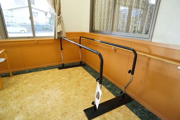 機能訓練用の手すり