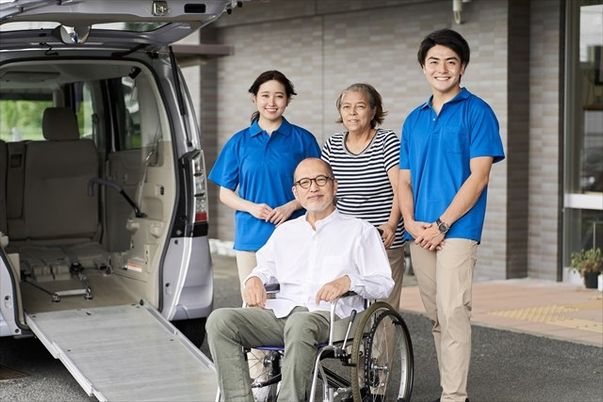 車椅子対応乗降車両前