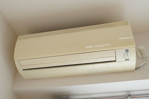 壁掛けのエアコン
