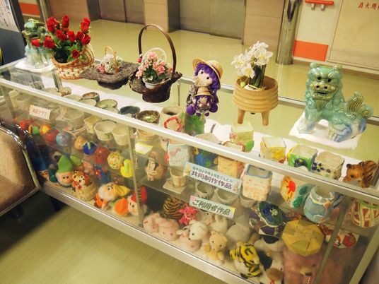 手芸の展示棚