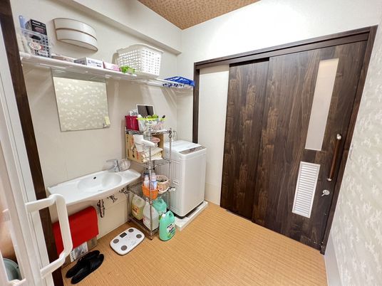 居室の清潔な洗面台